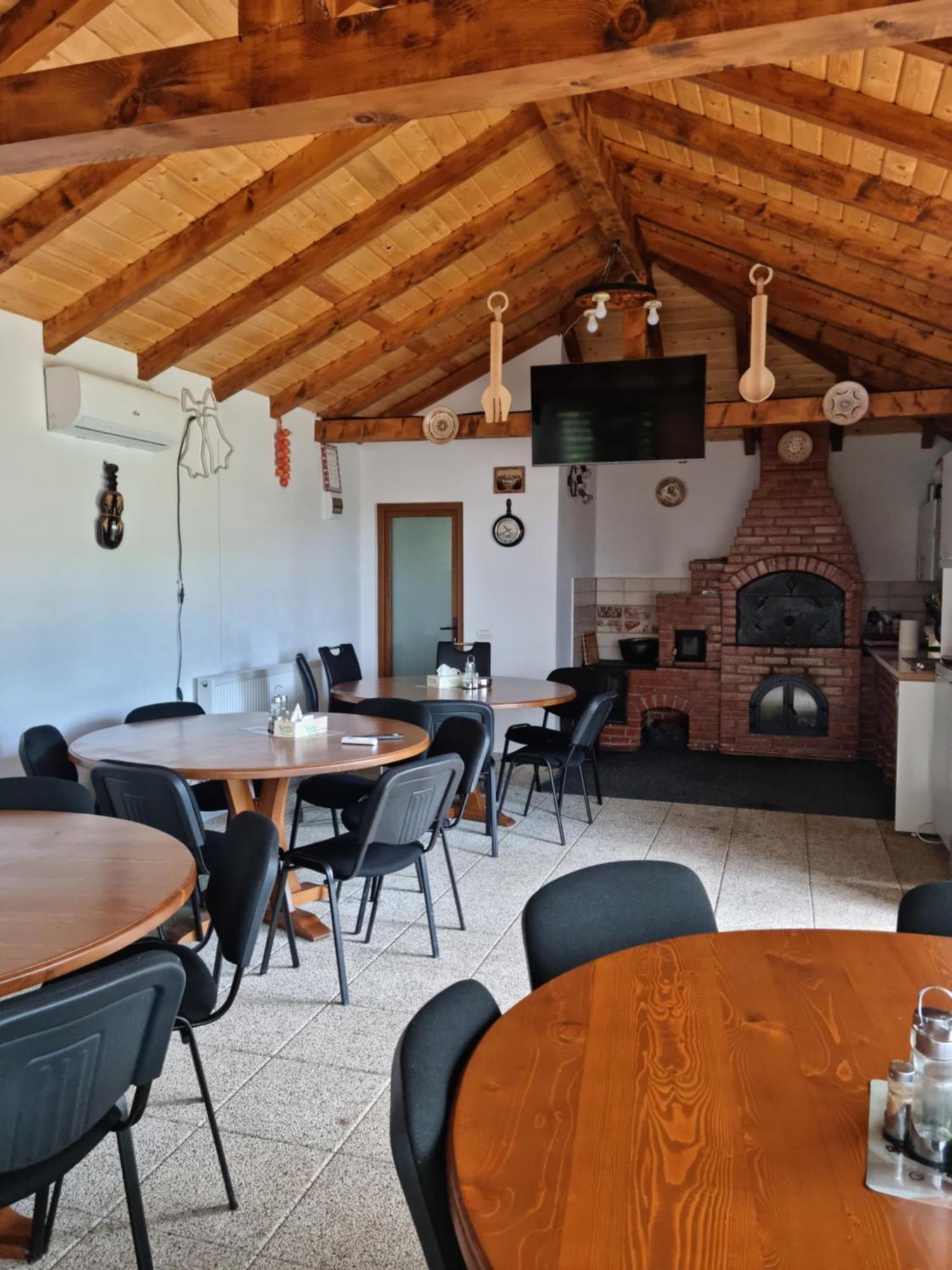 La Maria Si Ioana Apartment